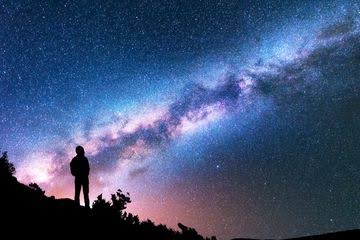 Antara Cahaya Redup - Cahaya Terang Bintang Di Langit Yang Gelap