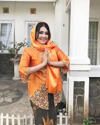 Asal Mula Busana Kebaya Dan Pakaian Adat Indonesia
