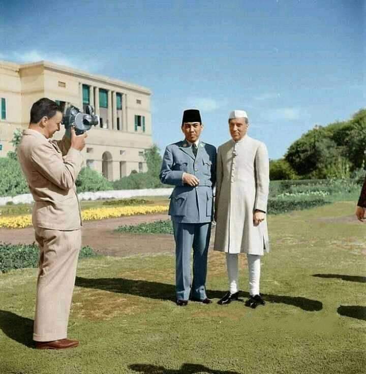 KHAROMAH SEBUAH TONGKAT