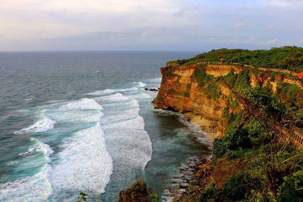 5 Pengalaman Mewah Pantai Bali Terbaik