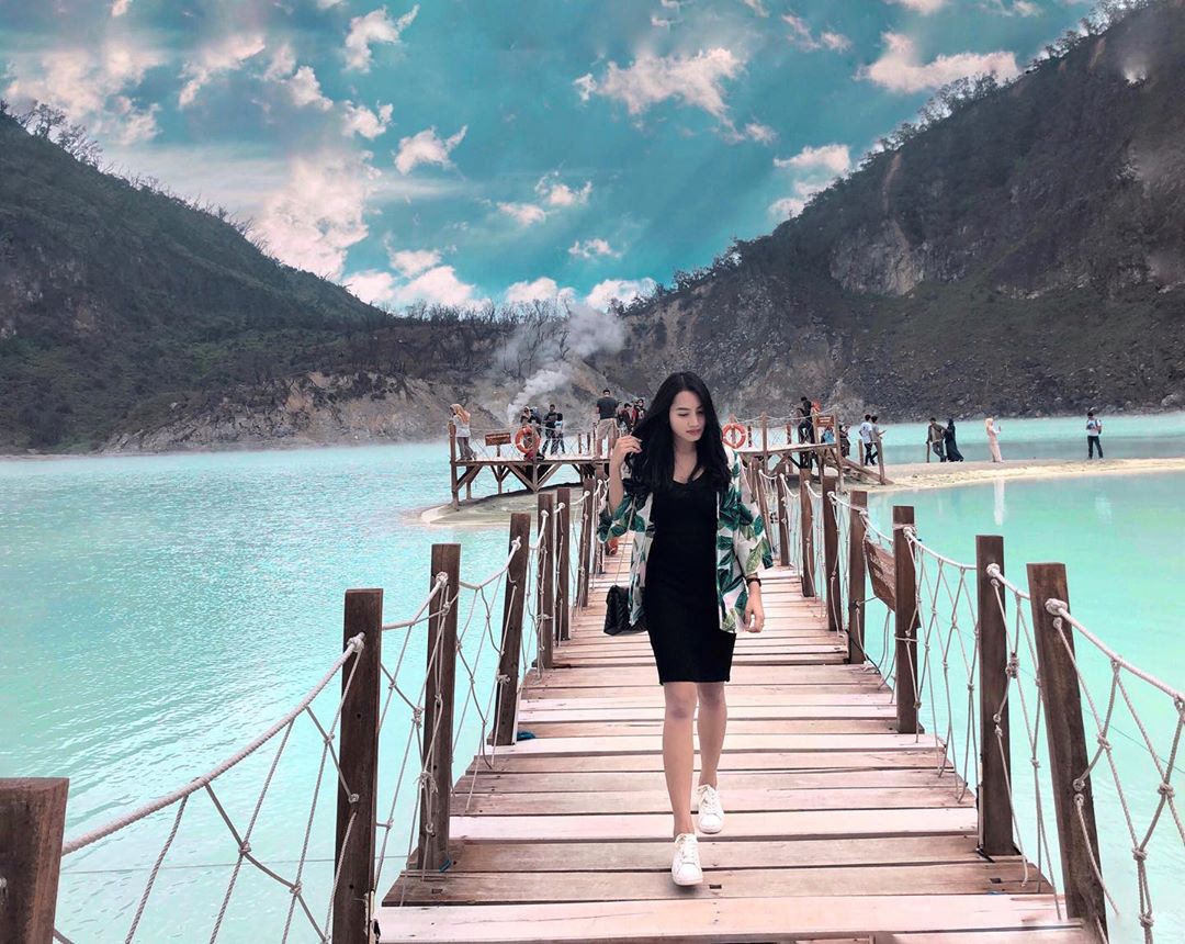 Menjelajahi Pesona Alam Kawah Putih