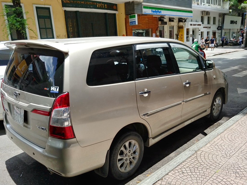 Liburan Tanpa Ribet: Rental Mobil Bandung Jawabannya