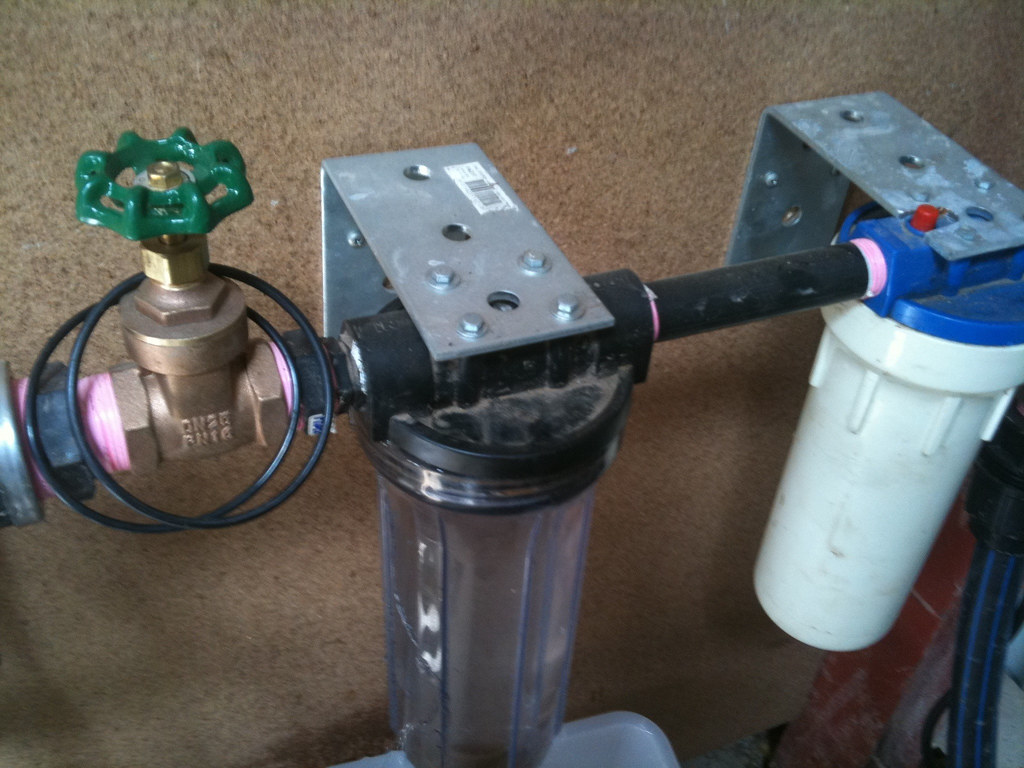 Tanda Air Berbau Akibat Media Filter Harus Diganti