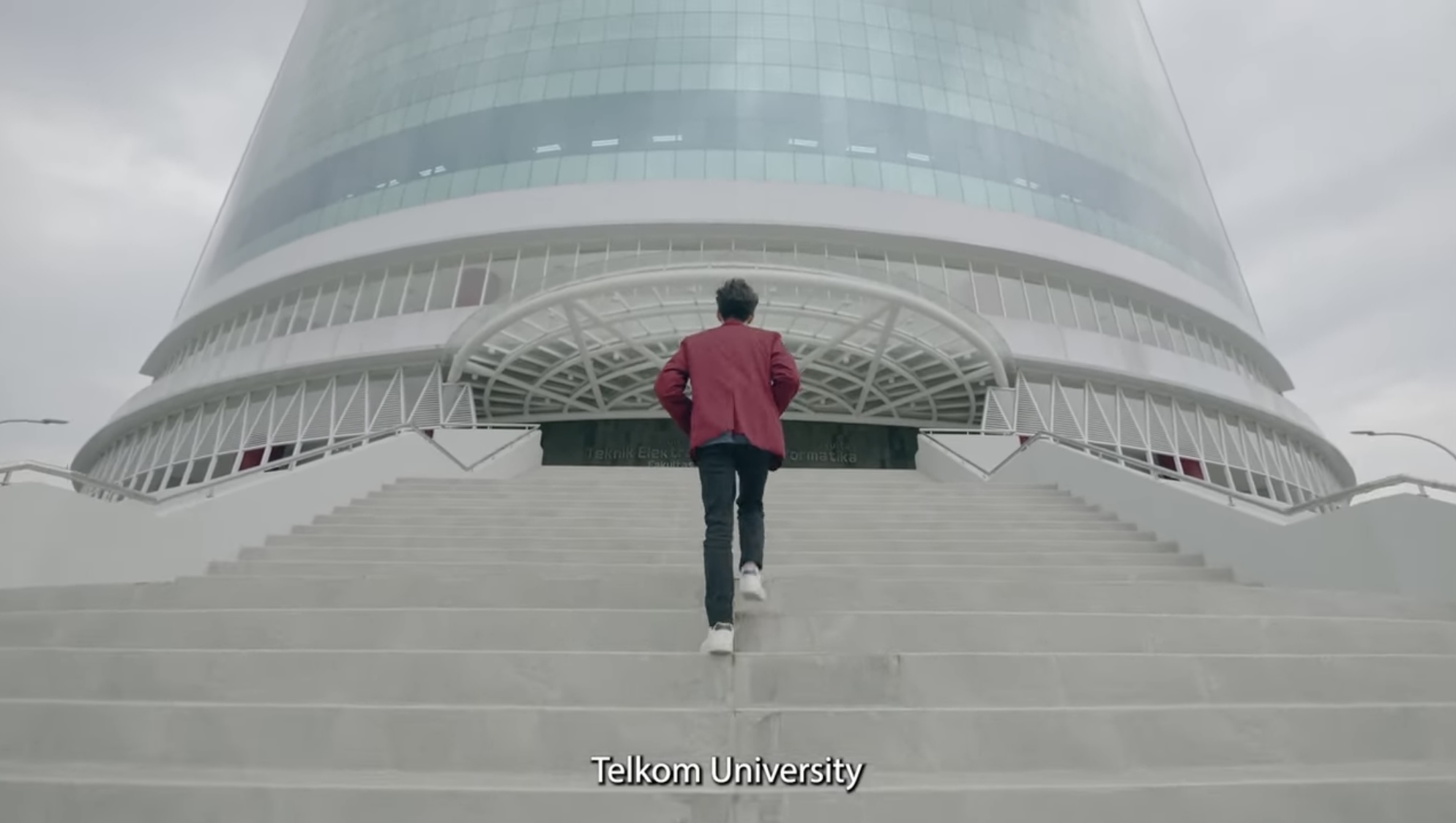 Pengaruh Telkom University dalam Membentuk Kebijakan Telekomunikasi