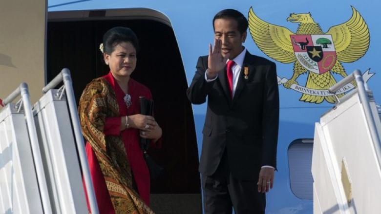 Tribe-Jokowi-Bermalam-di-Kota-Beribu-Senyuman-suthabangka-00.jpeg